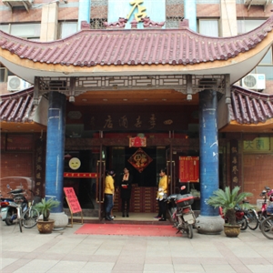 酒店大門(mén)
